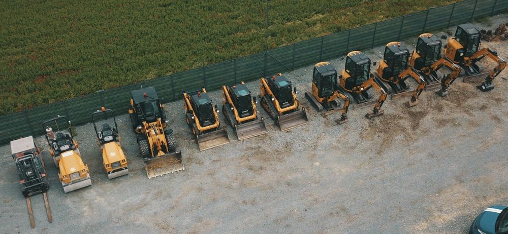 Inchiriere/închiriez Cilindru compactor 3t/4t/bobcat/miniexcavator