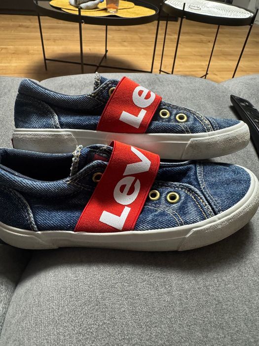 adidasi cipii nr 32 Levi's