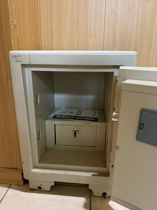 Продаётся огнестойкий сейф