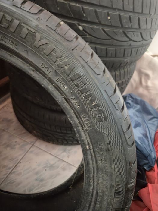 Vând anvelope PowerTrac 235/45Z/R18