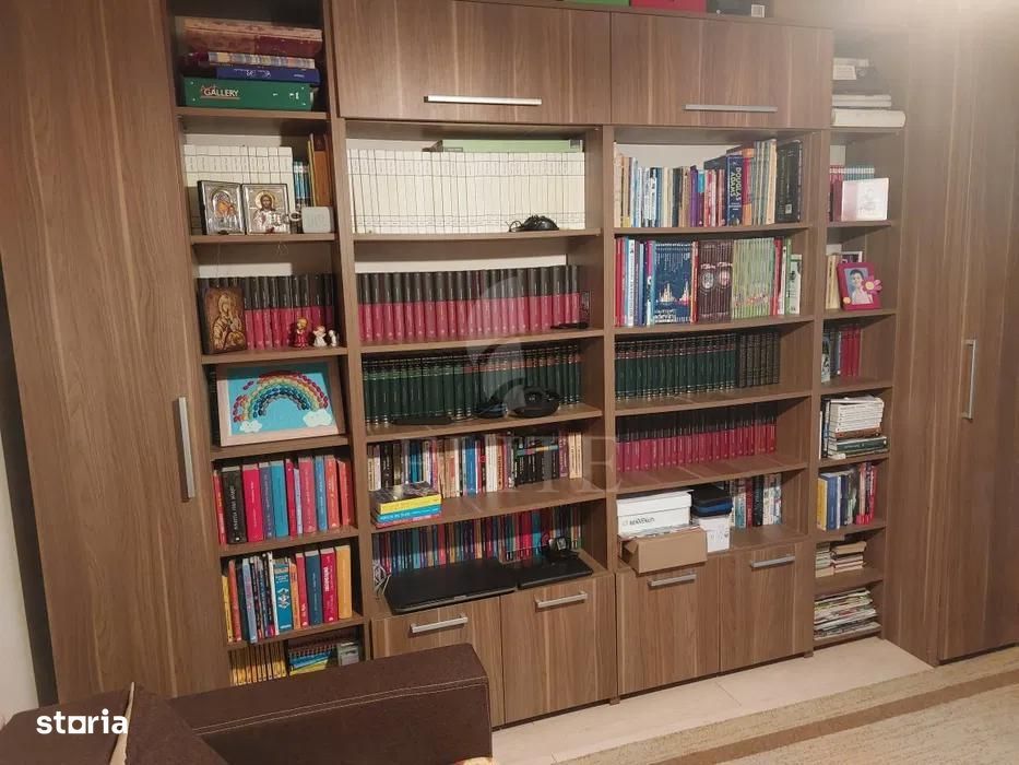 Apartament 4 camere în zona PLOPILOR