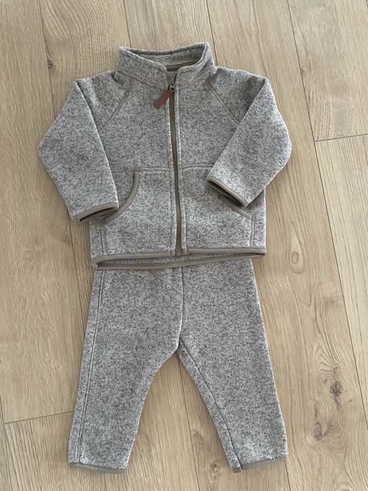 Set polar si pantaloni H&m , 74