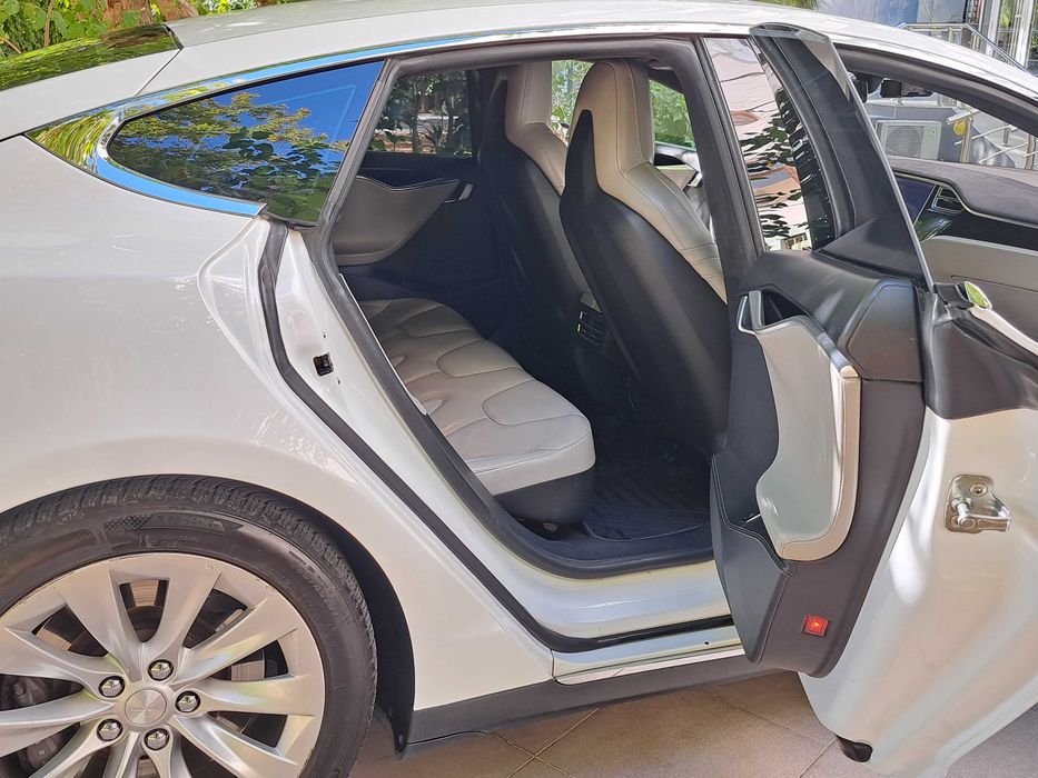 Tesla Model S 90D Dual Motor, 2016г. (USA)