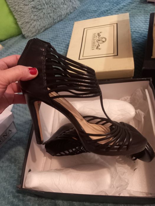 Продам туфли новые