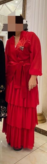 Қызыл велюр мен шифоннан двойка