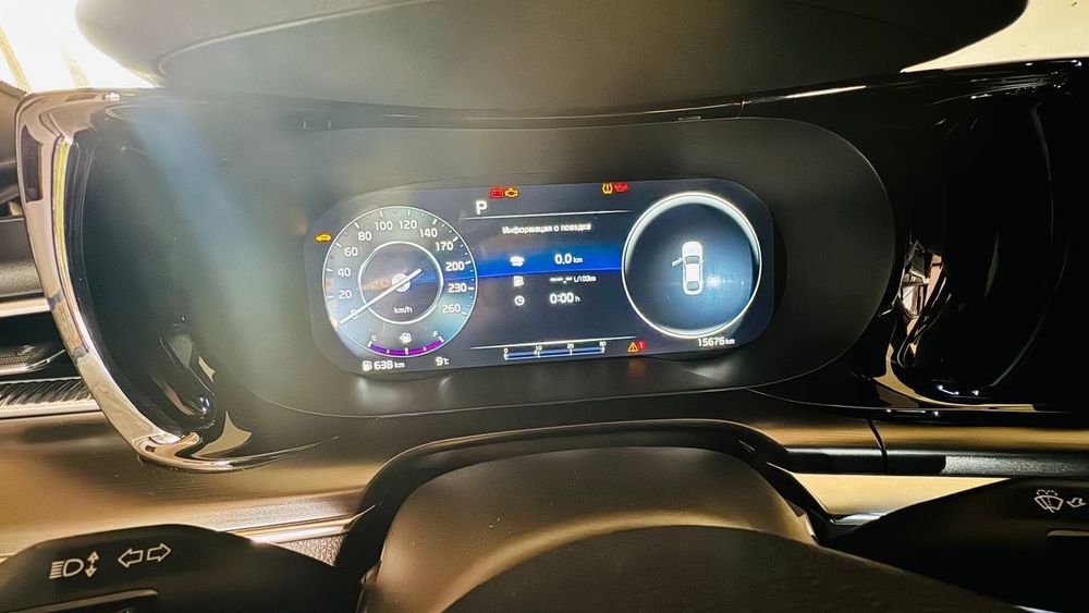 2022 yil Kia K5 GT line 
16.000 ming yurigan
Benzinda 
4 ta kumxo balo