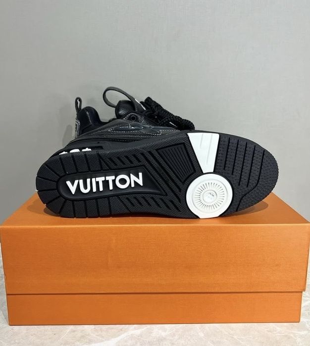 Louis vuitton skate black