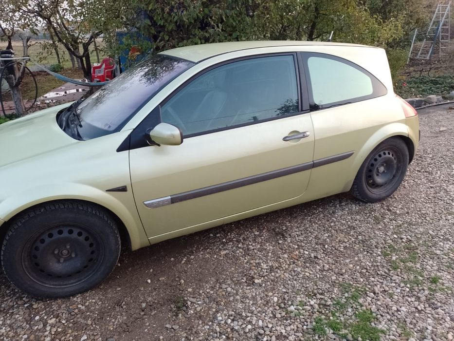 Vând Megane 2  1.9 6 trepte