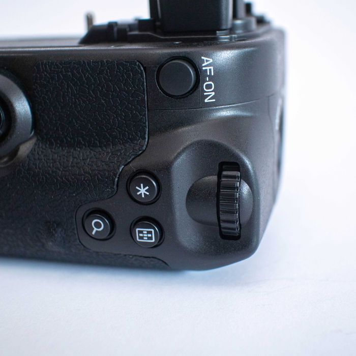 Батериен грип BG-R10 за фотоапарат Canon R6 , Canon R5 , R6 II , R5C