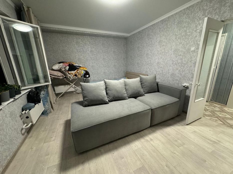 Диван и стенка( шкаф стол)