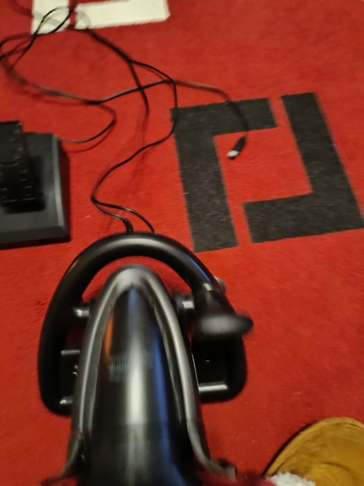 Волан с педали.