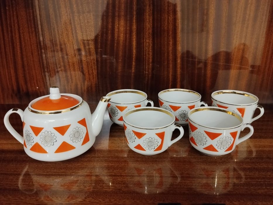 Разные посуды из серванта