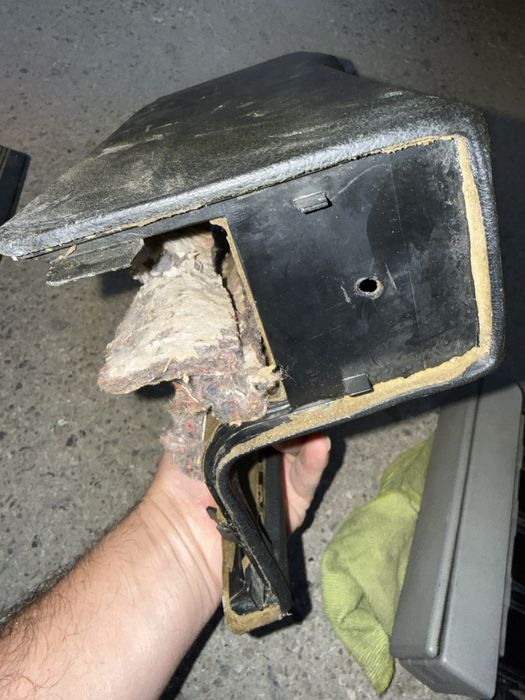 Консоль под электро шторку на БМВ Е32 Е34