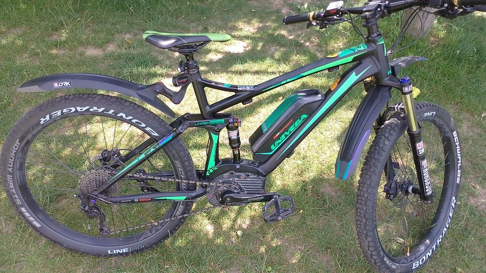 Vând bicicleta electrica full suspension Bosch