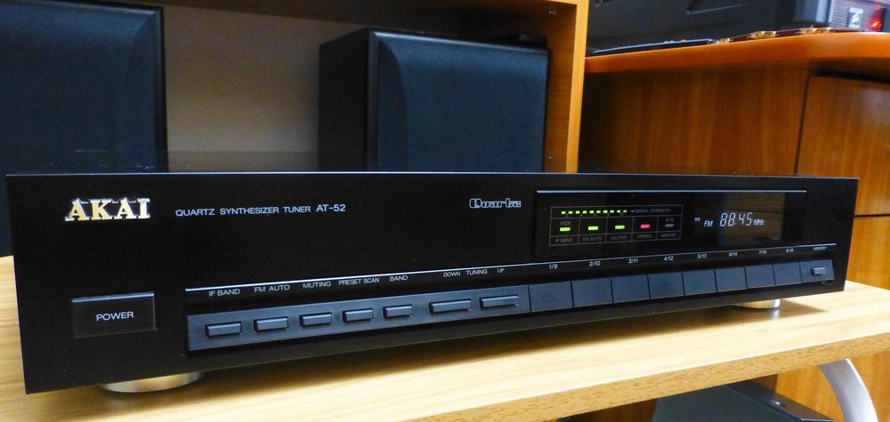 Tuner Akai AT-52