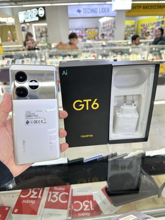 Realme GT 6. Памяьь 16/512