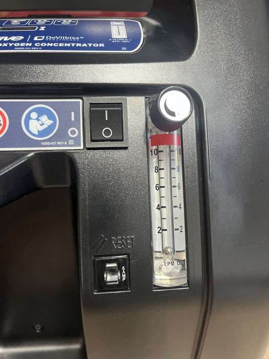 Concentrator de oxigen statiinar DeVilbiss 1025KS de 10 litri/minut, i