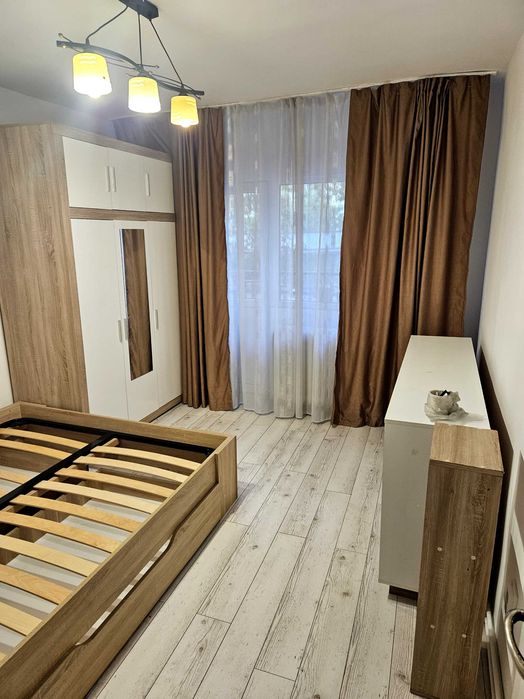 Închiriez apartament cu 2 camere decomandat in zona P-ța Măraști.