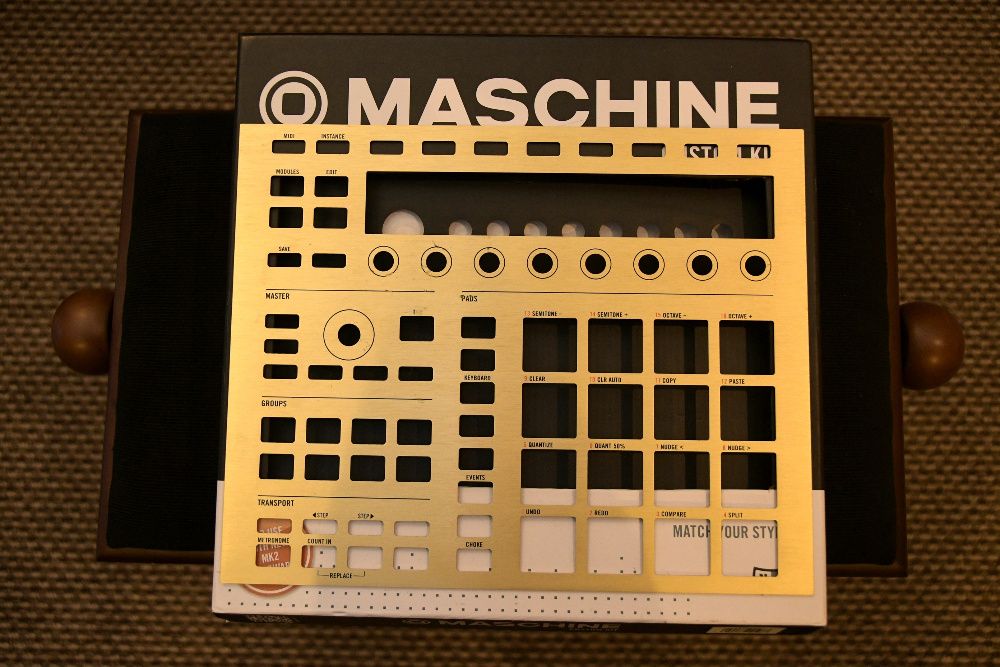 Skin (faceplate) rosu si auriu pt Maschine MK2