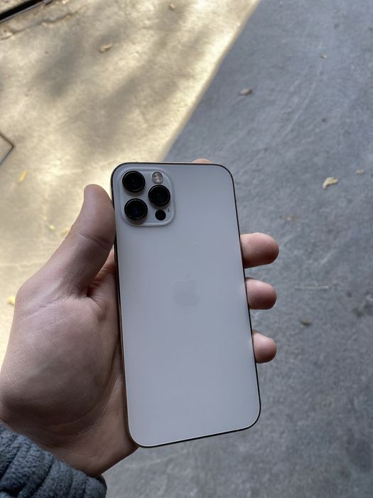 Iphone 12 pro gold