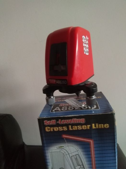 Лазерени нивелири три броя