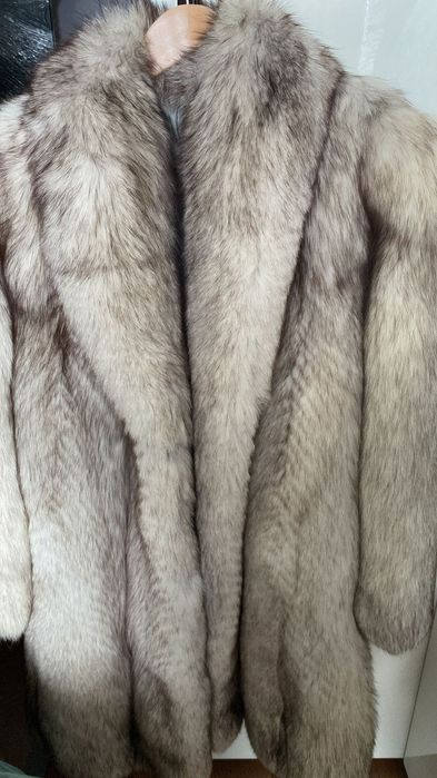 Палто от сребърна лисица