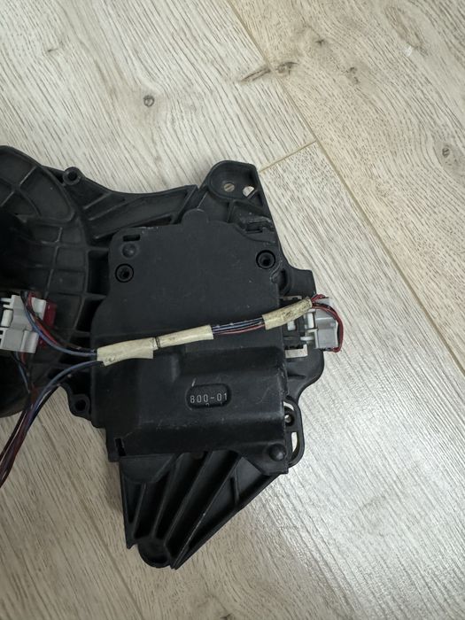 Продам сервопривод печки от камри45