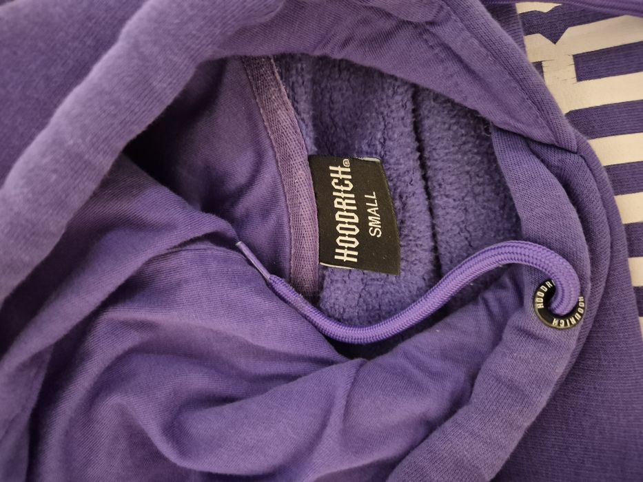 Продавам hoodie размер S