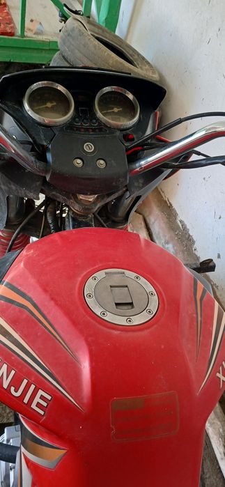 XUNJIE.  2500  mator