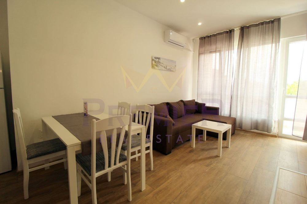 Дава се под наем Четиристаен апартамент в Варна, Окръжна болница - 130 кв.м за 1100 € - Снимка #3