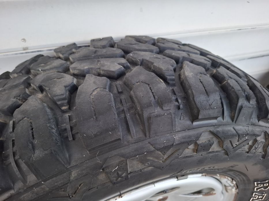 Гуми с джанти 215/75  R15