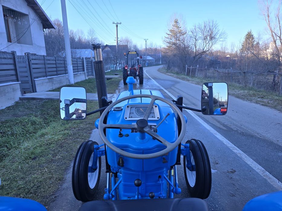 Tractor Ford Dexta 2000