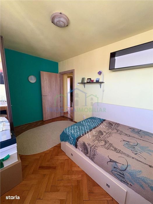 Apartament 4 camere zona McDonald''s
