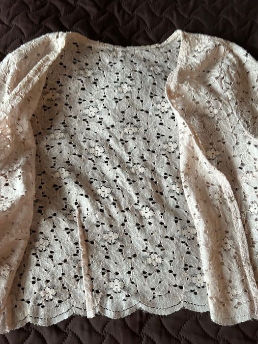 Дантелено  сако бежово