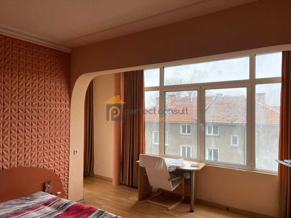 Дава се под наем Тристаен апартамент в Пловдив, Христо Смирненски - 146 кв.м за 350 € - Снимка #8