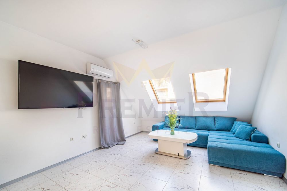 Продава се Двустаен апартамент в Варна, Център - 70 кв.м за 2642 €/кв.м - Снимка #3