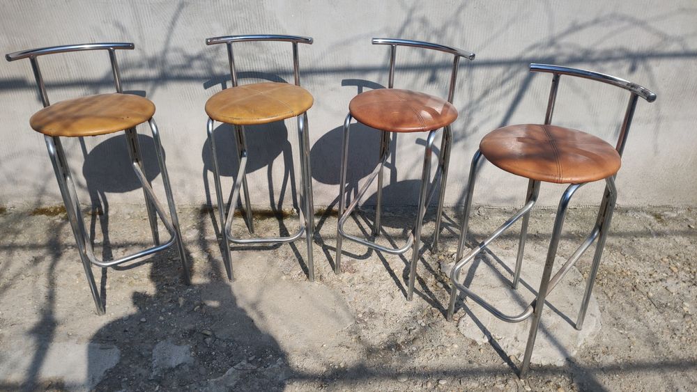 Vând scaune de bar utilizate  dar în stare bună
