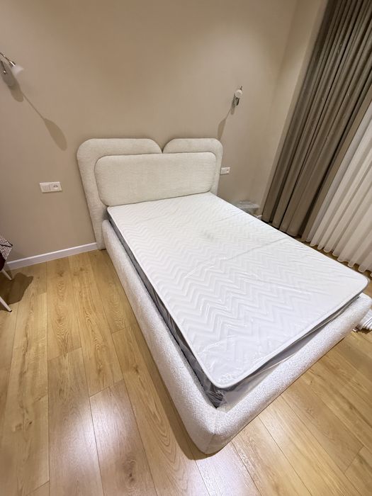 Продаётся кровать 160×190 с мягким изголовьем