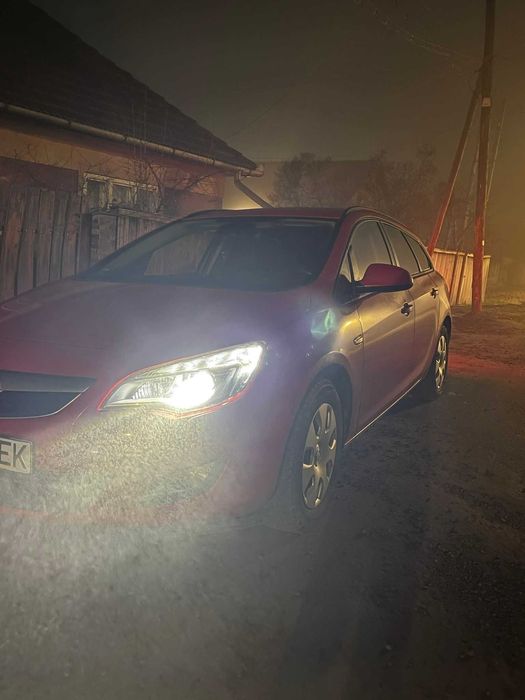 Opel Astra J combi 1.7 CDTI