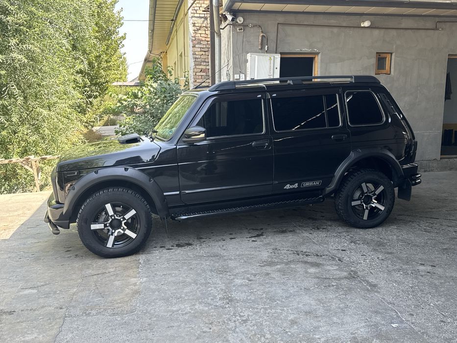 Niva urban. Ideal holatda kraskasi toza