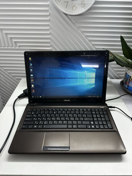 Ноутбук Asus 1000 gb