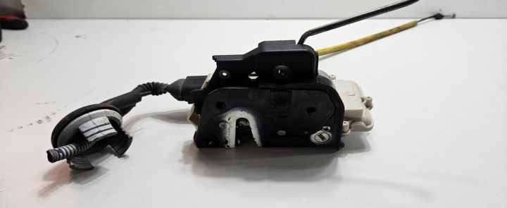 Broasca usa stanga spate 4F0839015 Audi A6 4F/C6 seria