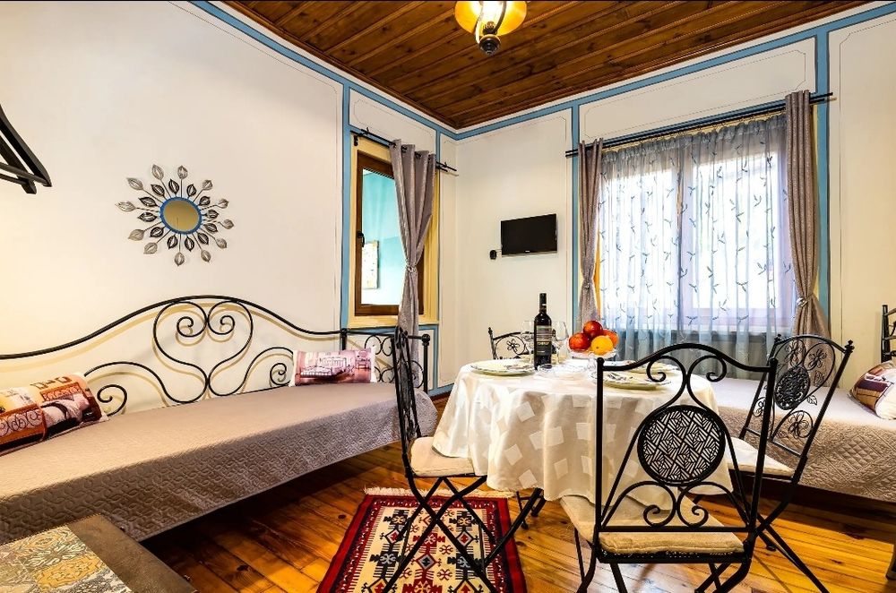 Дава се под наем Етаж от къща в Пловдив, Старият град - 90 кв.м за 1196.97 € - Снимка #4