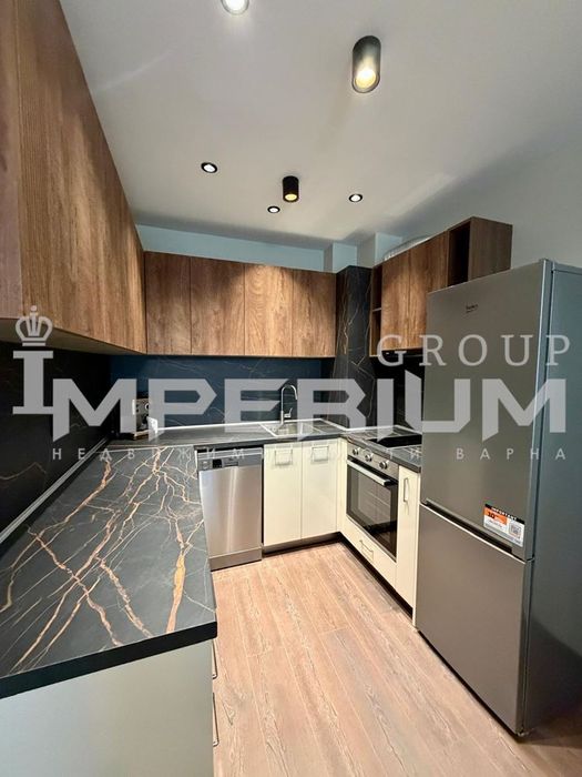 ПЪРВИ НАЕМАТЕЛИ! Двустаен апартамент с ПАРКОМЯСТО под наем - жк. Млад