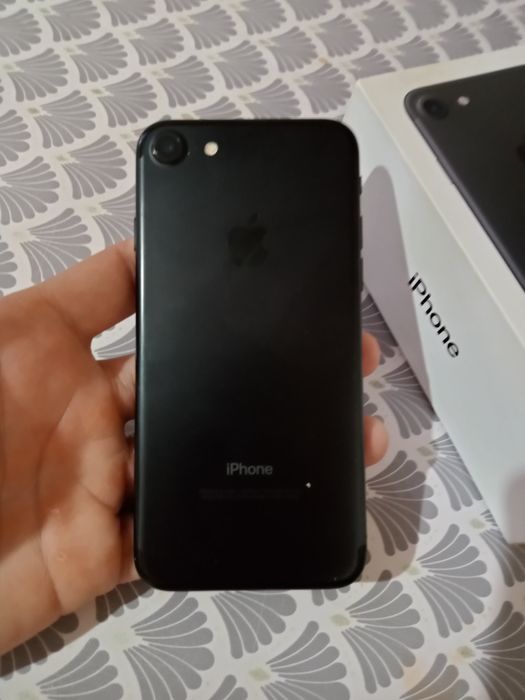 Продам Iphone 7 32гб