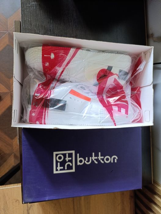 Продам кроссовки NIKE вьетнам новые,размер 43.