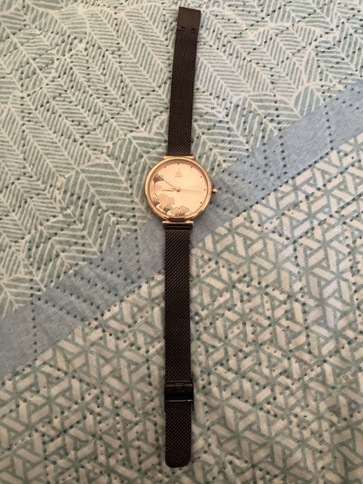 Нов дамски часовник