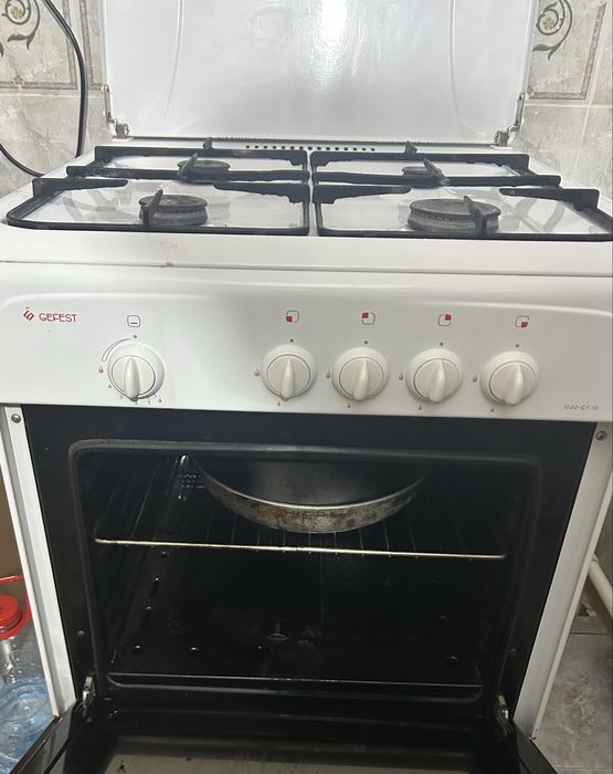 Продам срочно газовую плиту