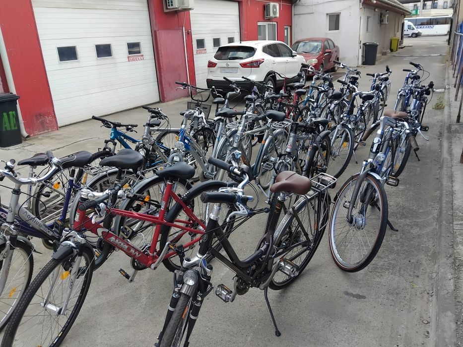 Vând bicicleta din aluminiu pentru damă