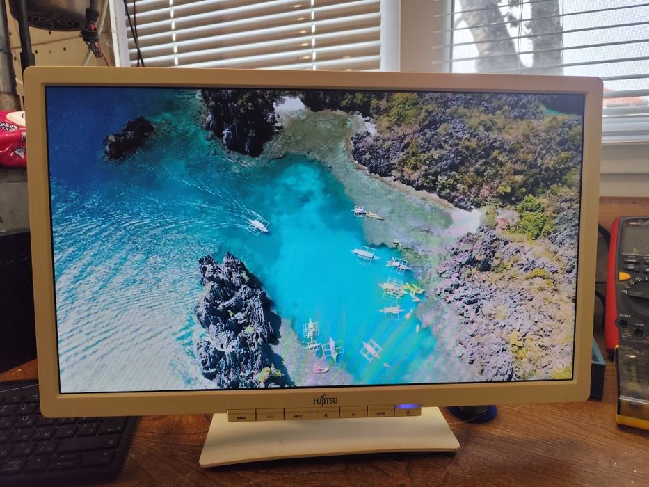 Монитор 20" Fujitsu